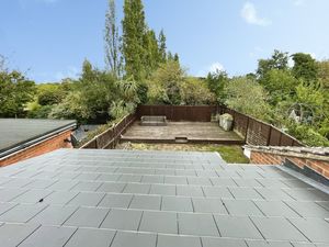 Campernell Close- click for photo gallery